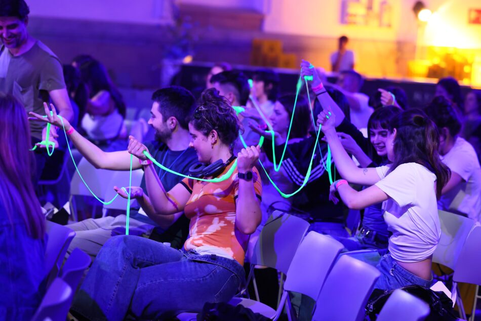 Audience participation of slimeQore at Tabakalera, San Sebastian, 2025. Photo: Tabakalera.